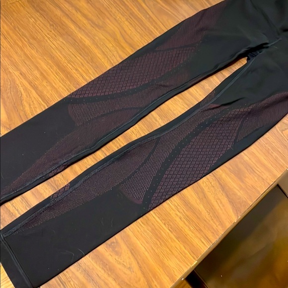 Lululemon leggings size 6 - Picture 2 of 3